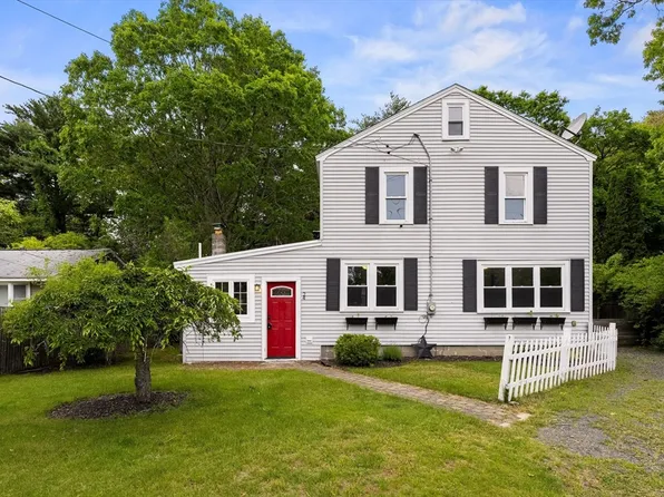 24 Oak Dr, Carver, MA 02330