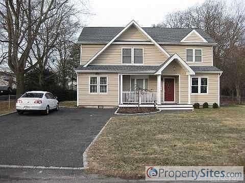 1st image of 84 Pequot Ln