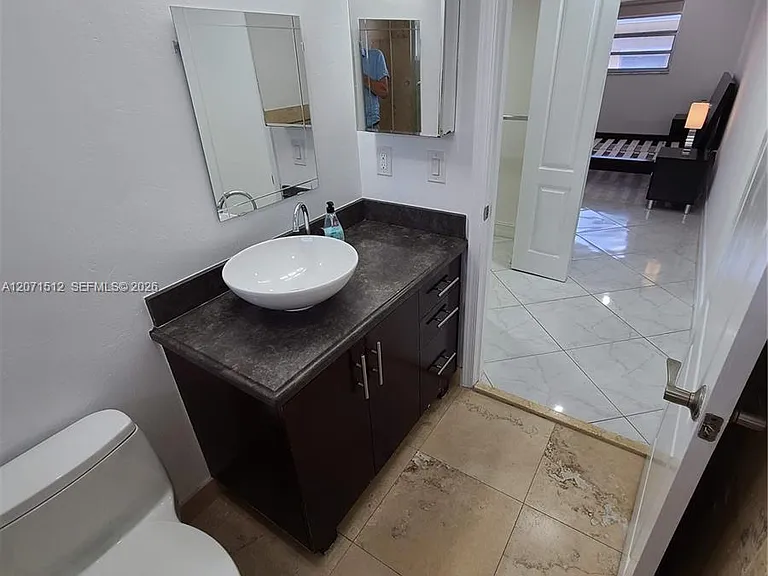 750 Michigan Ave #203 — Photo 29
