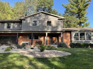 1916 Illini Rd, Leland Grove, IL 62704