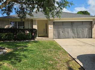 927 Chase Lock Dr, Bacliff, TX 77518