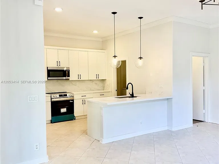 4946 SW 38th Way — Photo 11