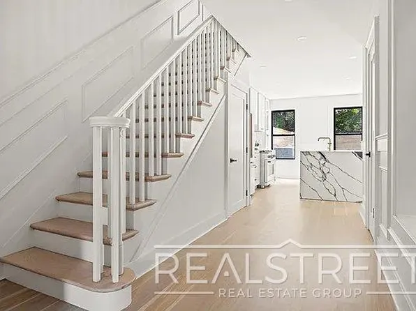 90 Hull Street image 5 of 15