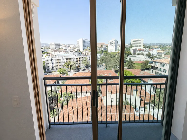 10740 Wilshire Blvd #609 — Photo 15