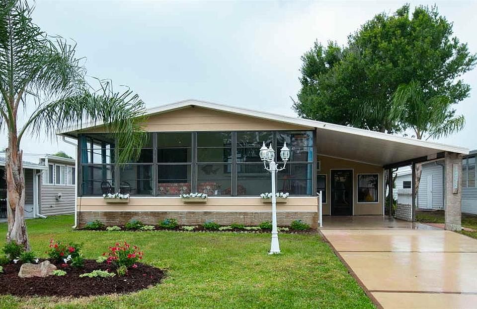 1st image of 1392 Barefoot Cir