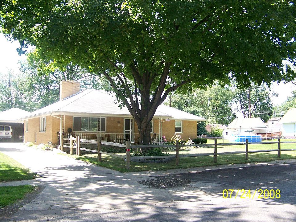Front of 5847 Deane w/ additional front parking