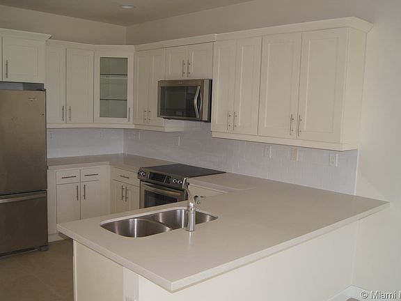 4th image of 10433 NW 61st Ln #0