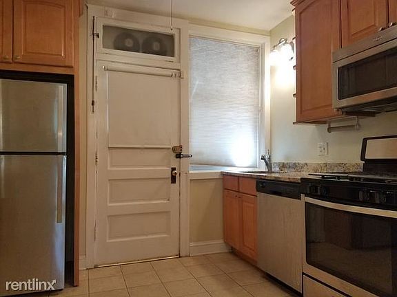 3rd image of 4309 N Damen Ave APT 1