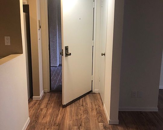 3rd image of 15207 Magnolia Blvd Unit 132