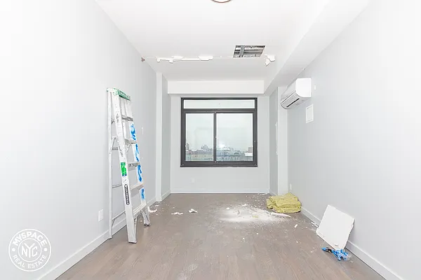 Rented by MySpaceNYC | media 9