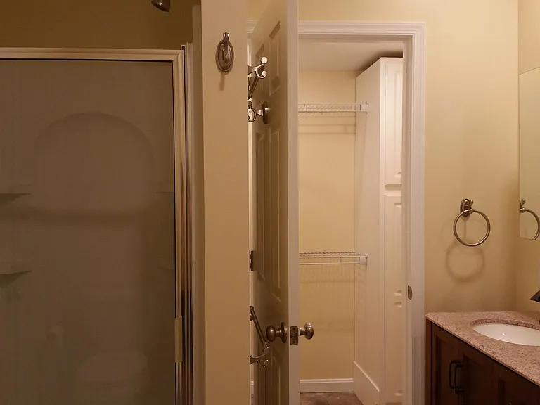 2 E Main St #2 — Photo 8