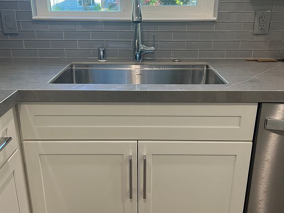 5th image of 1492 Sierra St