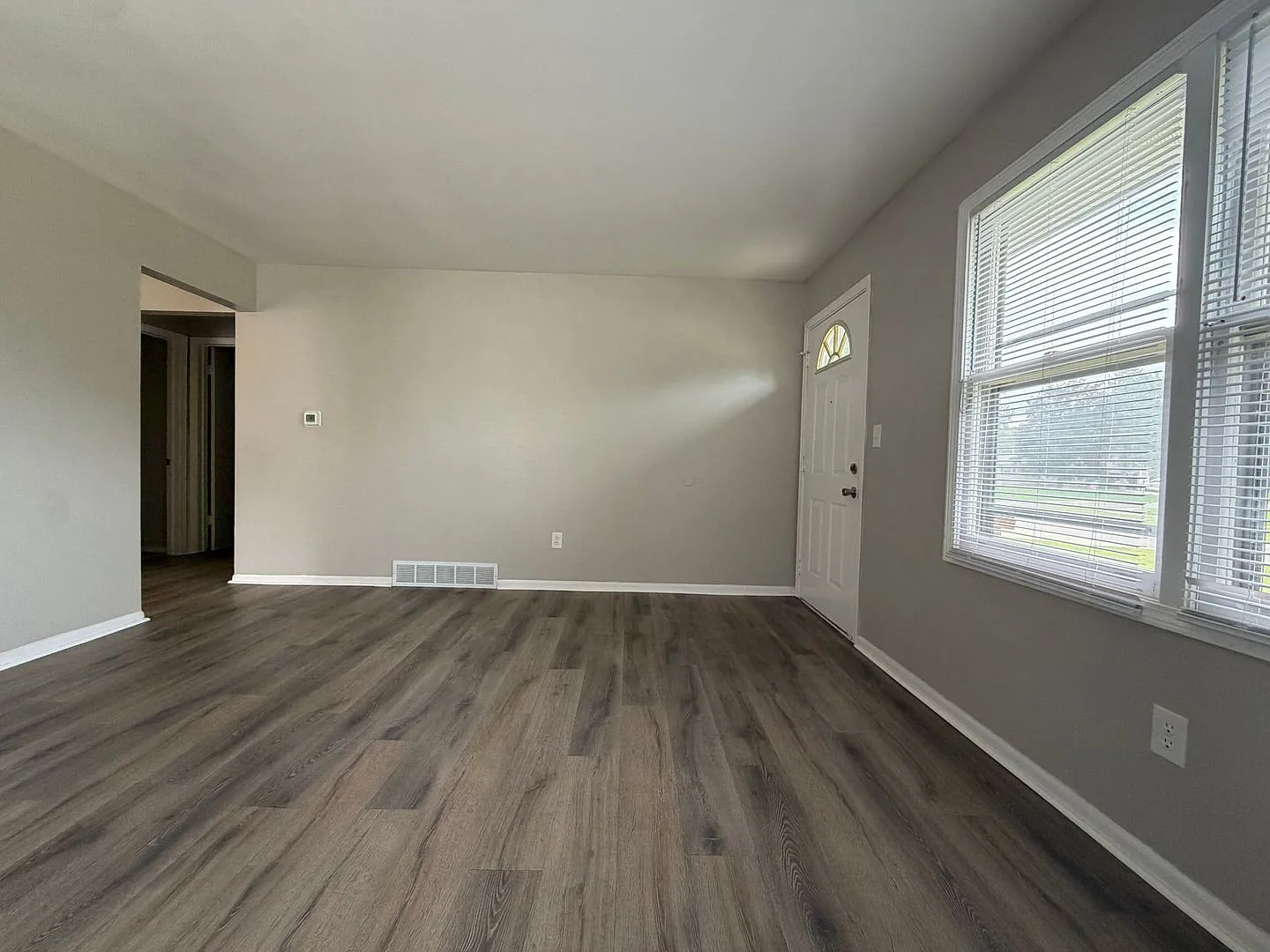 2 bed, 1.0 bath, 800 sqft, $1,495 — Photo 4