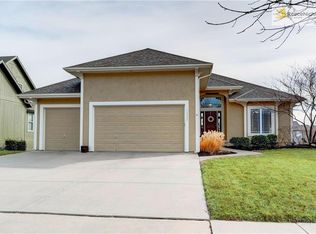 19615 W 97th Ter, Lenexa, KS 66220