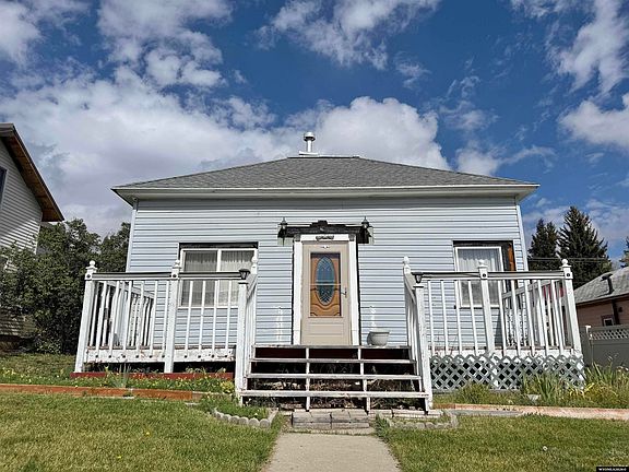 4th image of 619 Topaz St