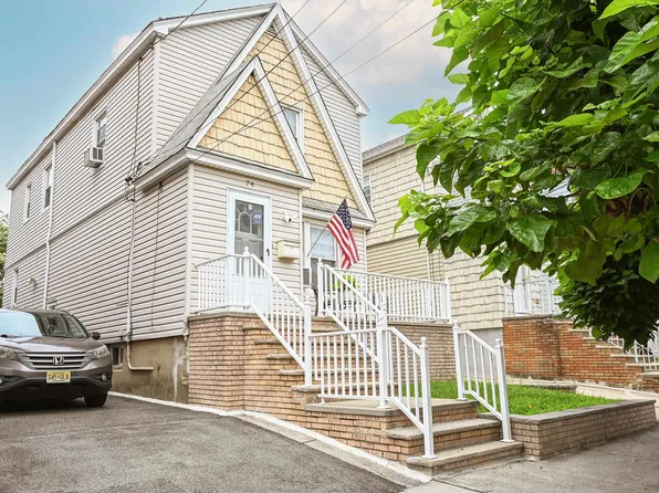 74 W 56th St, Bayonne, NJ 07002