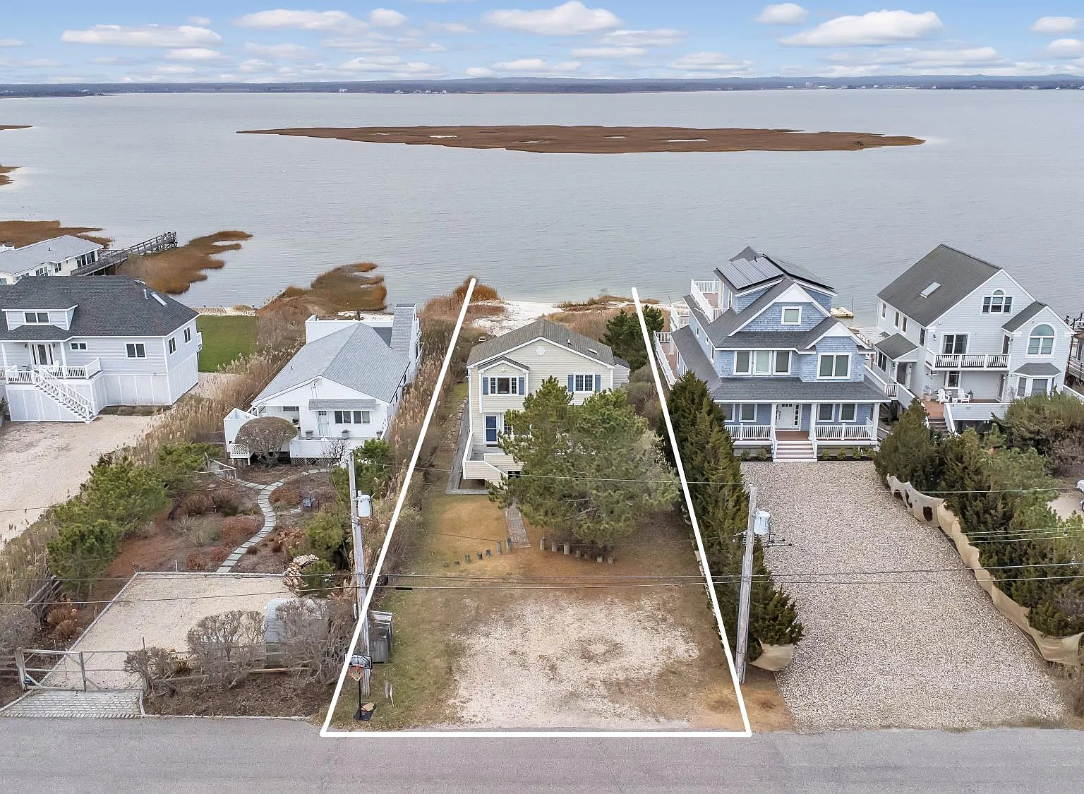 Got Kayak? Got Canoe? Bayfront Private Beach 2026! — Photo 1