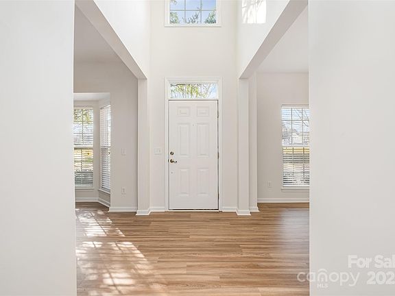 2nd image of 6836 Olmsford Dr