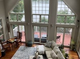 10 Shore Rd, Plymouth, MA 02360