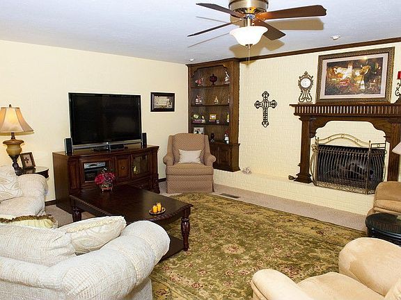 5th image of 800 Woodhollow Trl