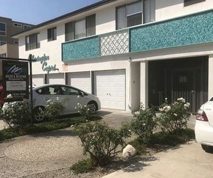 2nd image of 3747 Clarington Ave #25