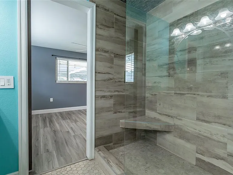 2021 Valley Dr — Photo 26