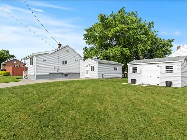 359 Lakeview Ave — Photo 2