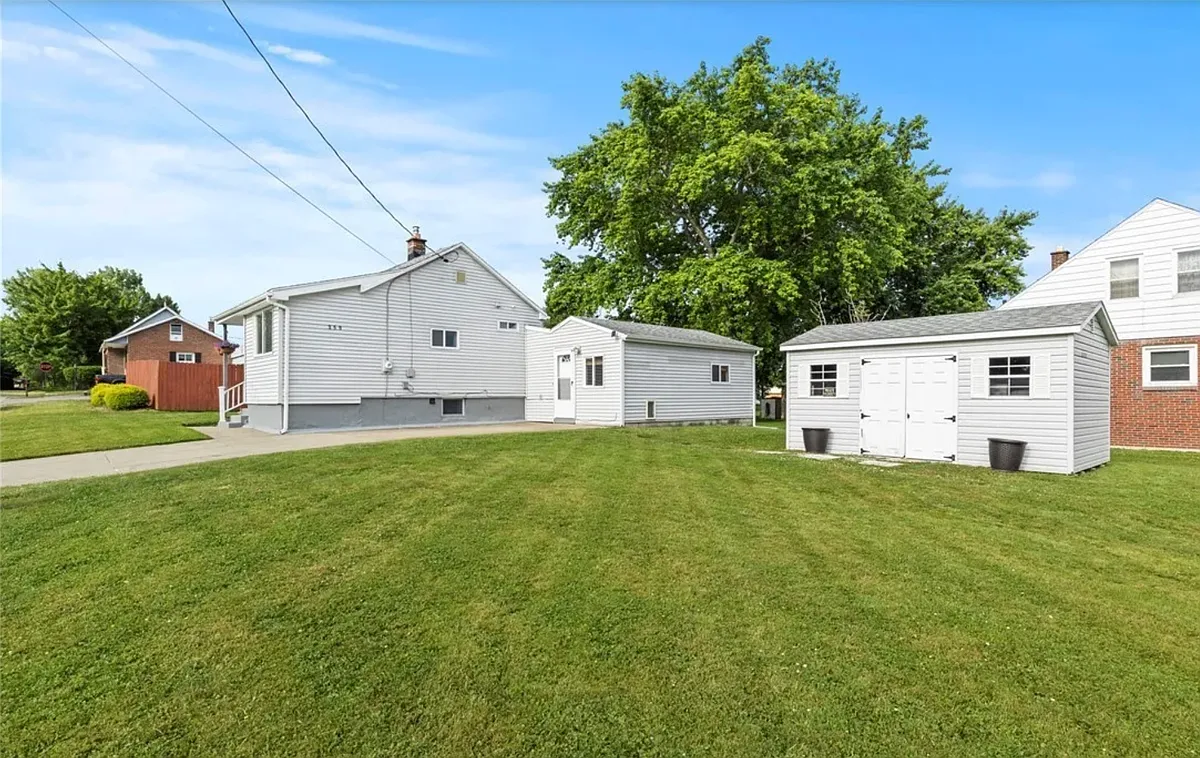 Building Photo - 359 Lakeview Ave