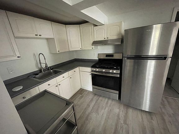2nd image of 263 Kingston Ave #2