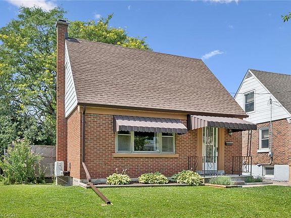 4th image of 114 Lorne Cres