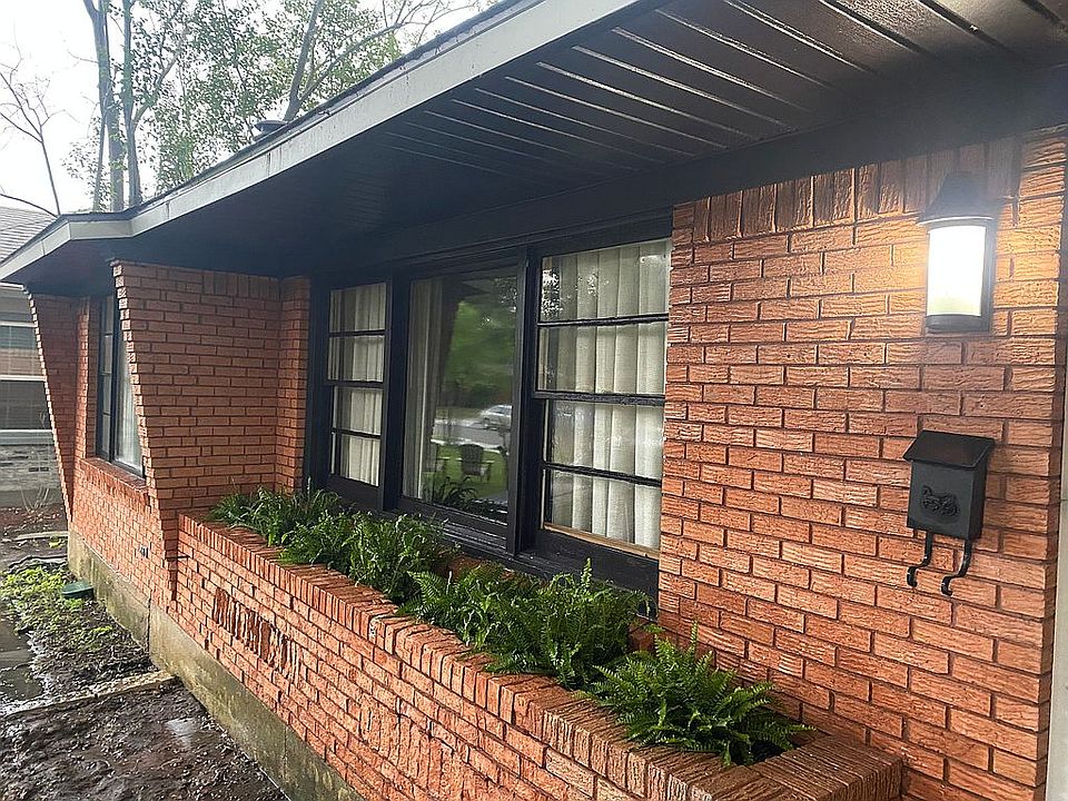 2nd image of 10240 Newcombe Dr