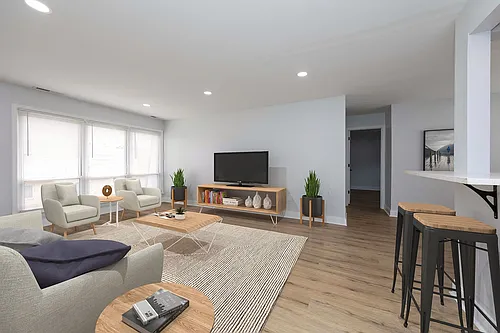 Claridge Court Apartments Photo 1