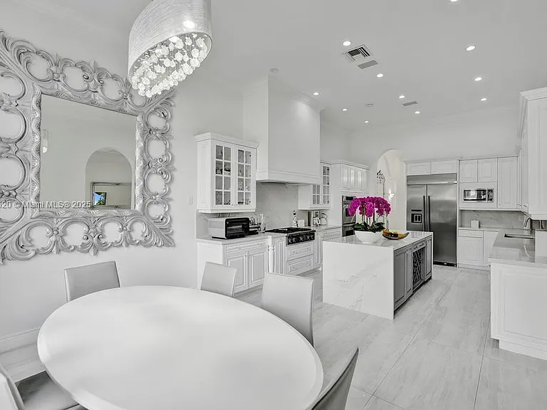 1516 Island Blvd — Photo 39