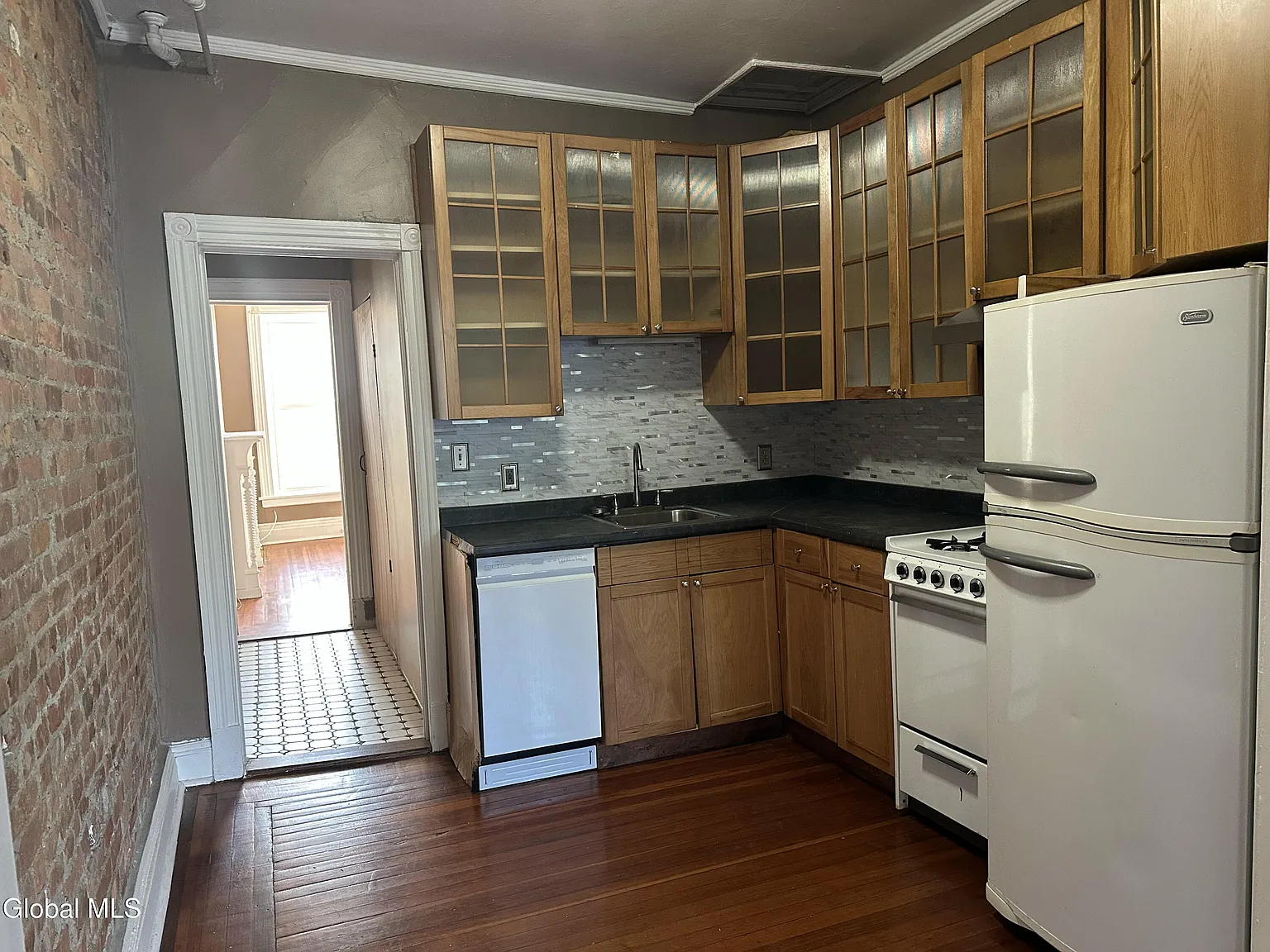 Studio, 900 sqft, $1,400 — Photo 4