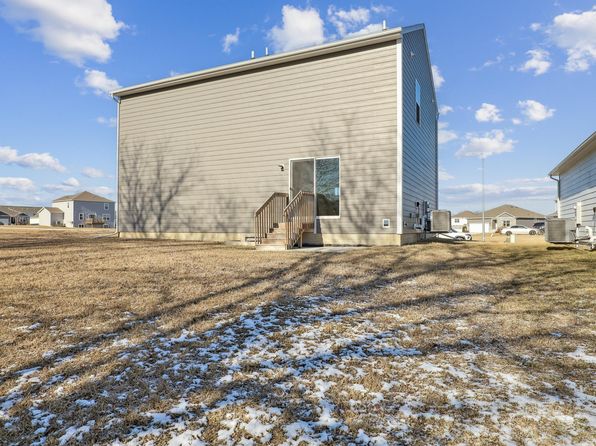 170 Dakota Cir, Waukee, IA 50263