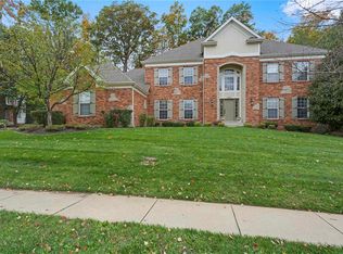 1475 Country Lake Ests, Chesterfield, MO 63017