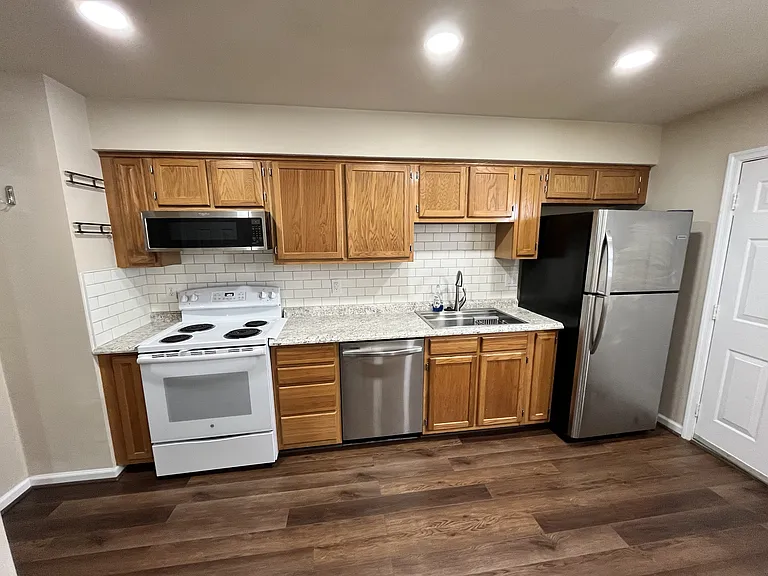 9251 Hickory St — Photo 6