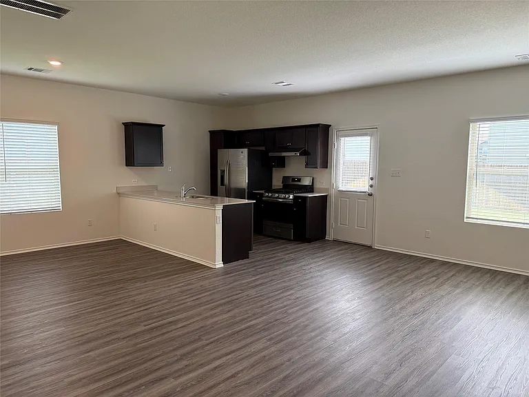 117 Crownover Cv — Photo 2