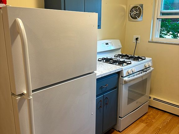 2nd image of 5805 Arnsby Pl