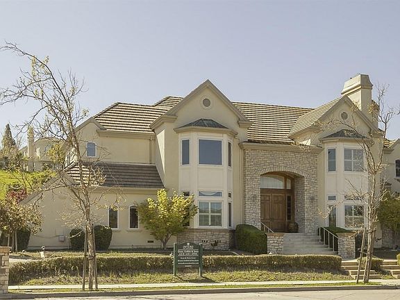 2nd image of 5461 Country Club Pkwy