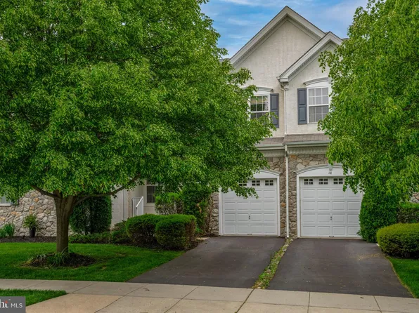 16 Portsmouth Cir, Glen Mills, PA 19342