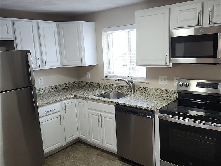 79 Charlesbank Way #B — Photo 3