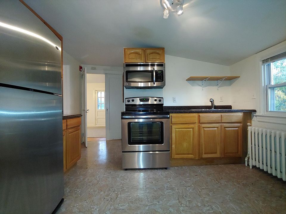 1st image of 46 N High St #3RDFL