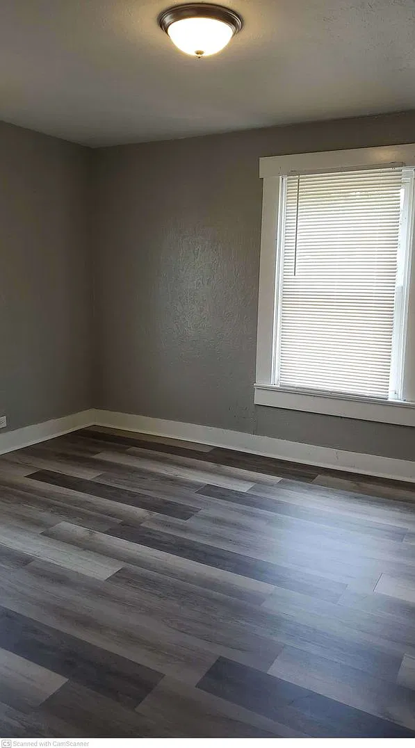 Central AC! 3 bed 1 bath freshly renovated w/big space..don't miss out — Photo 4
