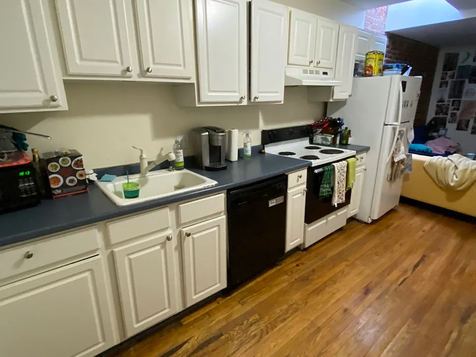 887 Huntington Ave #9