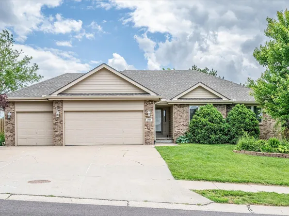 1205 Deer Run Ln, Papillion, NE 68046