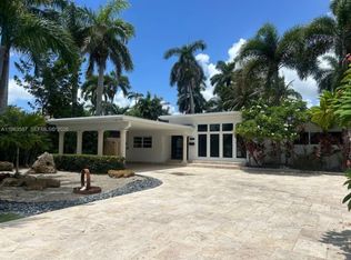 827 N Southlake Dr, Hollywood, FL 33019