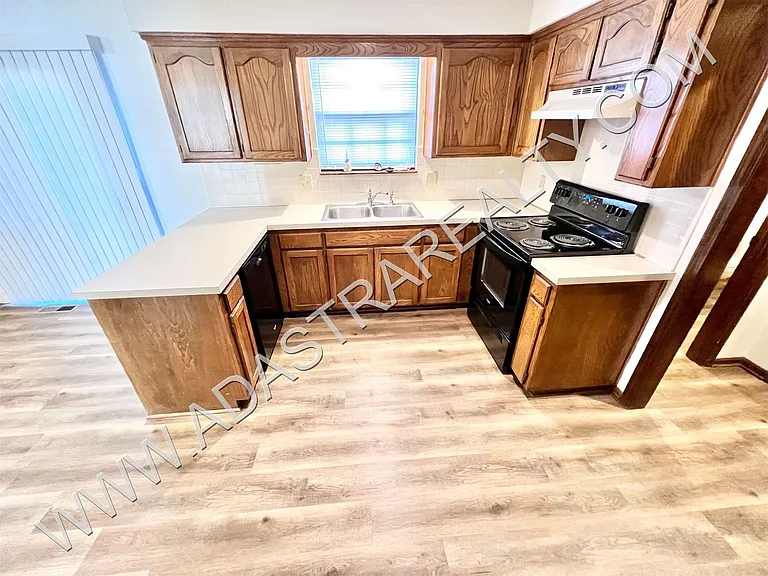 14942 Riggs St — Photo 4