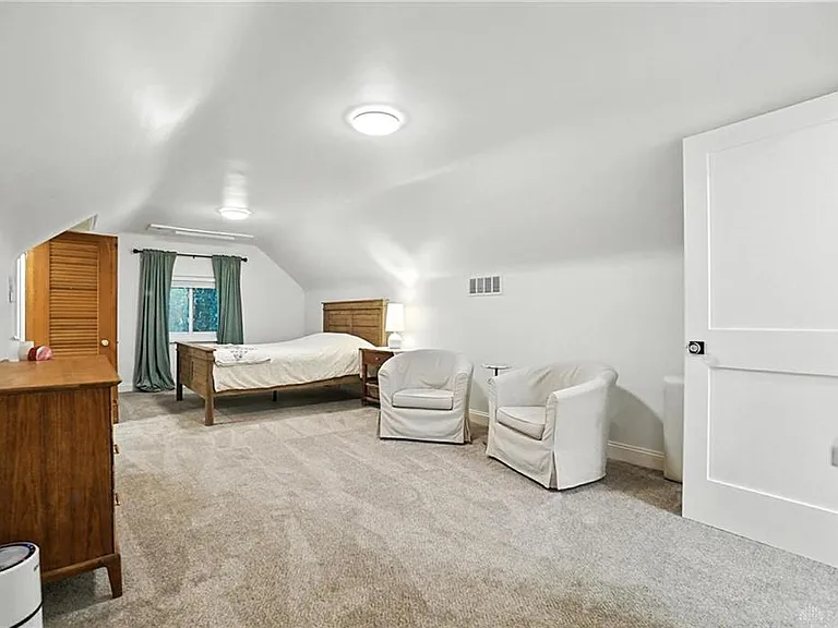 108 Napoleon Dr — Photo 24