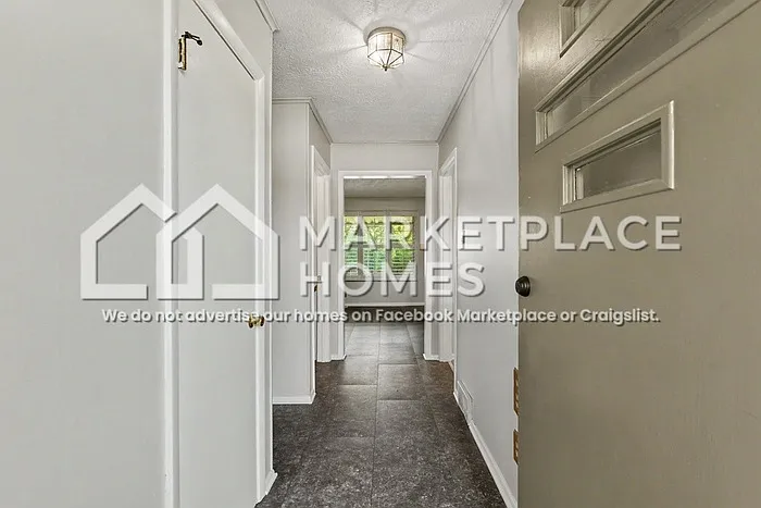 1940 Cunningham Rd — Photo 2